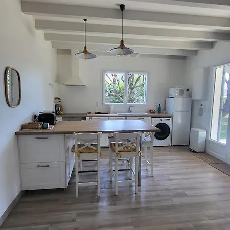 Holiday home Maison Cosy Entre Ocean Et Bassin